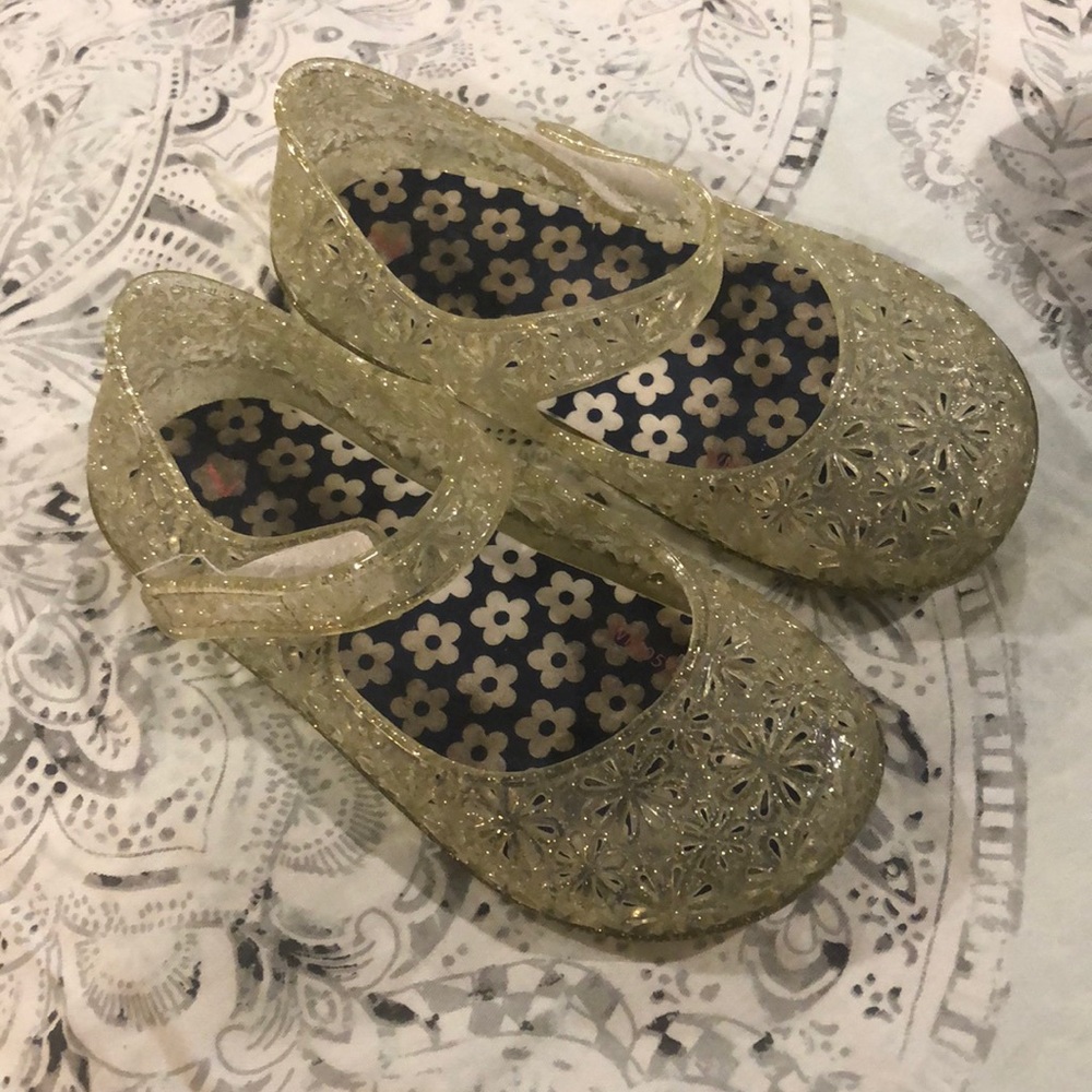 Little girls jelly flats